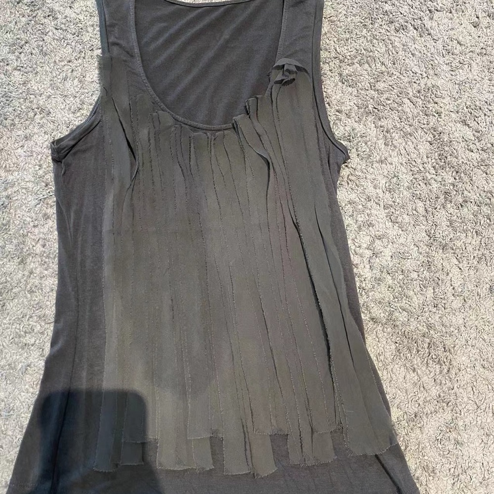 Top for women with fringes